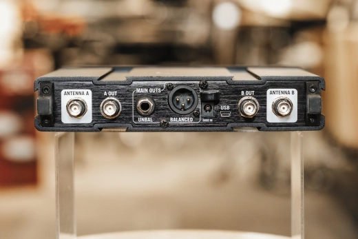 Line 6 - L6XDV75 Wireless Headset 2